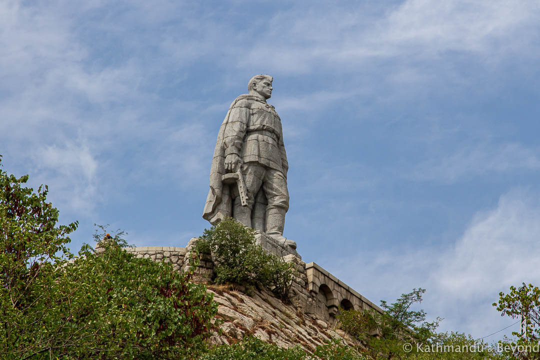 Памятник алеше в болгарии фото крупным планом